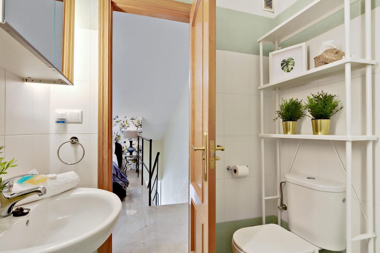Appartamento Del Parque Flats - Ollerias Duplex Málaga Esterno foto